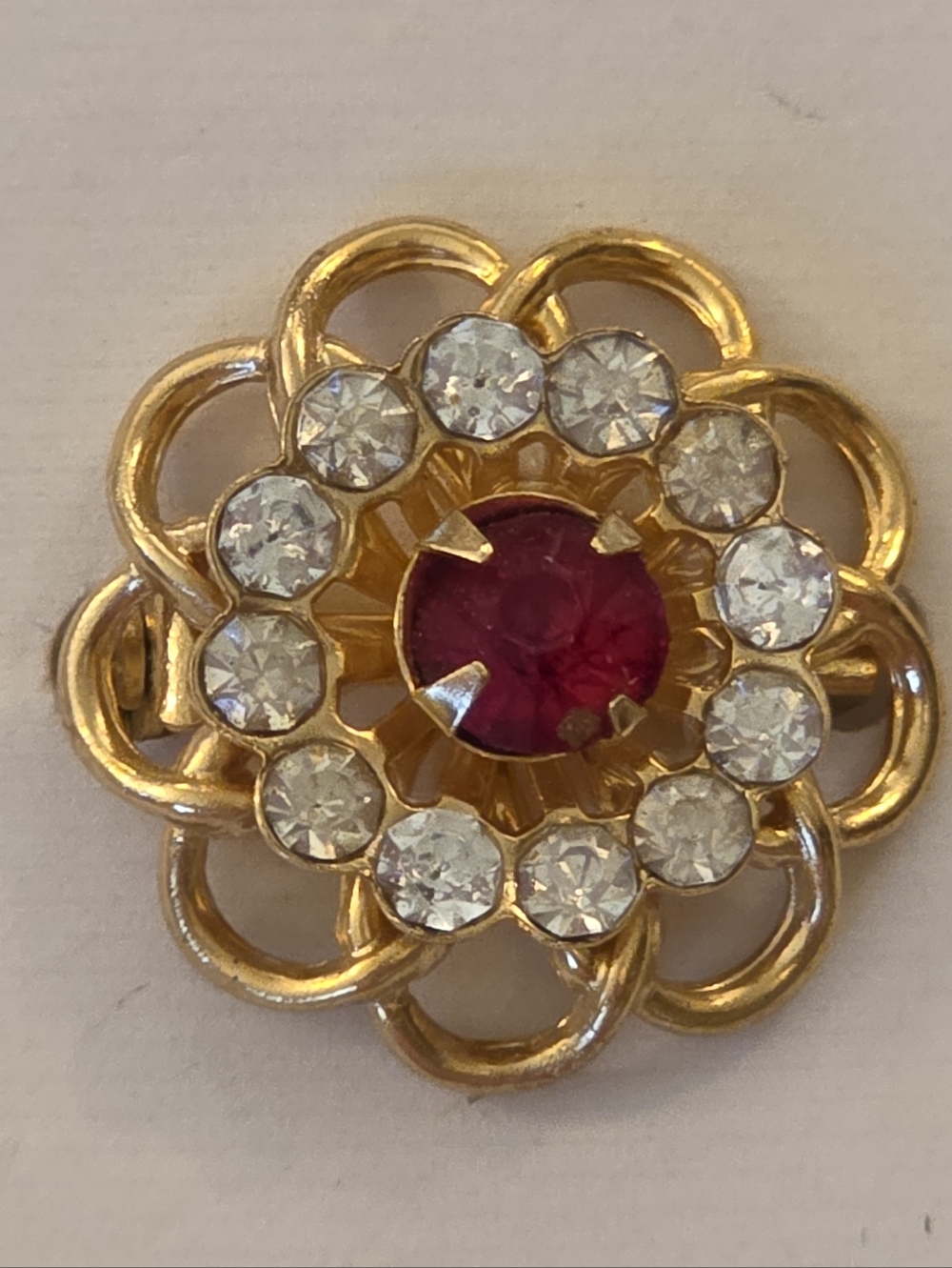 Vtg Lewyt Gold Plated Filigree Red Rhinestone Clear Crystals Scatter Brooch NEW